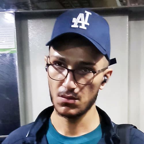 عرشیا قارونی profile image