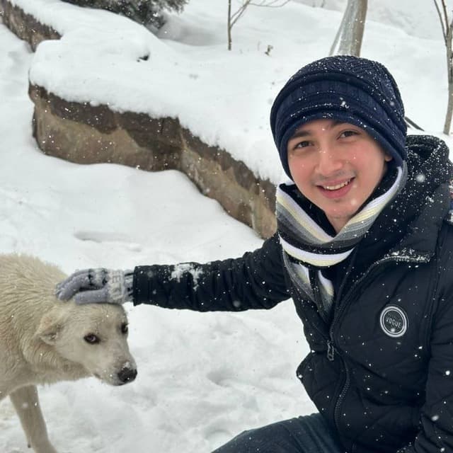 علی آقایاری profile image